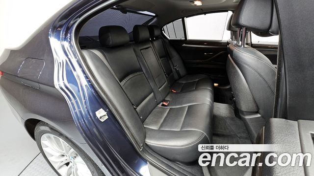 BMW 5-Series 528i Luxury Plus