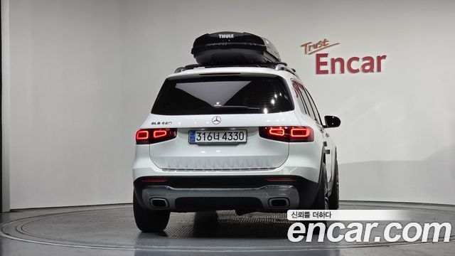 Mercedes-Benz GLB-Class GLB220