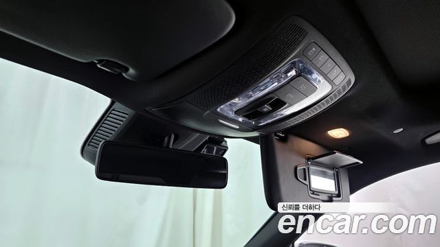 Mercedes-Benz GLB-Class GLB220