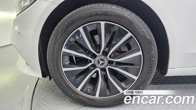 Mercedes-Benz C-Class C200