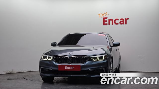 BMW 5-Series 520i Luxury