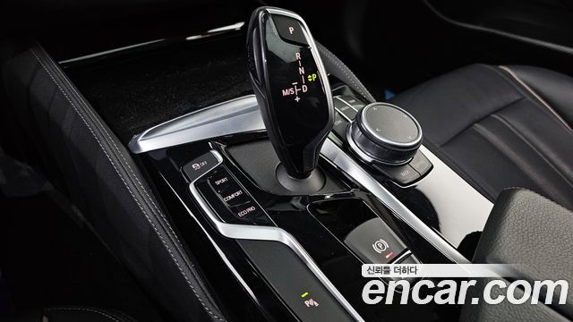 BMW 5-Series 520i Luxury