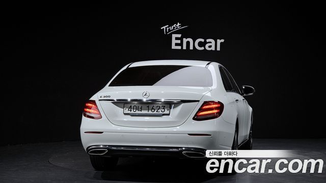 Mercedes-Benz E-Class E300 Avantgarde