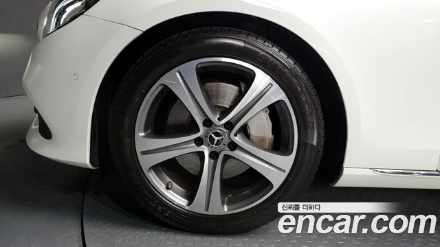 Mercedes-Benz E-Class E300 Avantgarde