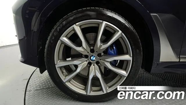 BMW X7 M50i 6STR