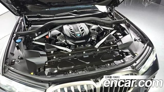 BMW X7 M50i 6STR