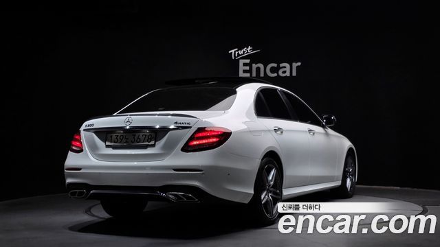 Mercedes-Benz E-Class E300 4MATIC AMG Line
