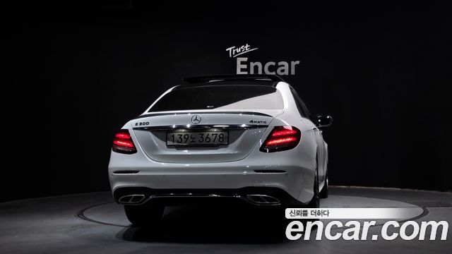 Mercedes-Benz E-Class E300 4MATIC AMG Line