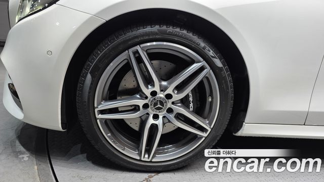 Mercedes-Benz E-Class E300 4MATIC AMG Line