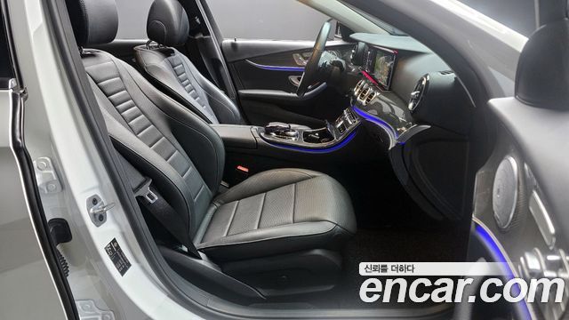 Mercedes-Benz E-Class E300 4MATIC AMG Line