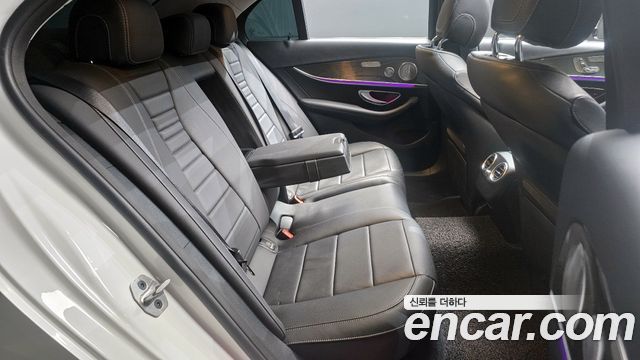 Mercedes-Benz E-Class E300 4MATIC AMG Line