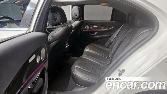 Mercedes-Benz E-Class E300 4MATIC AMG Line