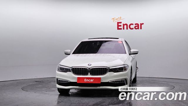 BMW 5-Series 520i Luxury