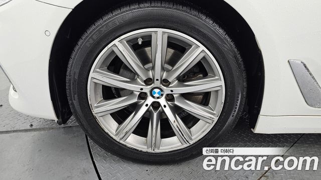 BMW 5-Series 520i Luxury