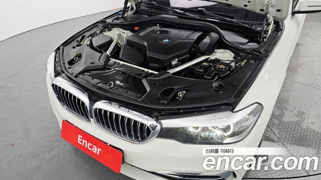 BMW 5-Series 520i Luxury