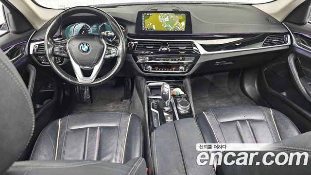 BMW 5-Series 520i Luxury