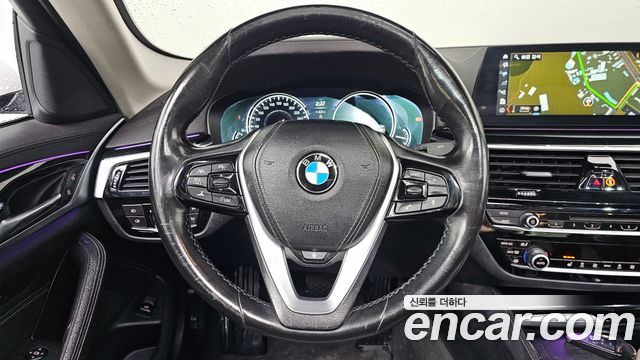 BMW 5-Series 520i Luxury