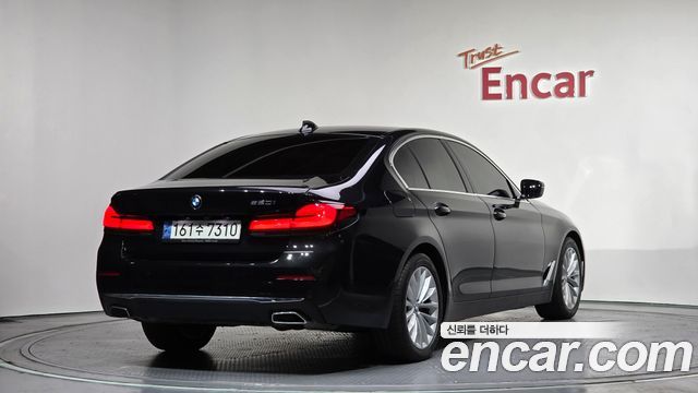BMW 5-Series 520i Luxury
