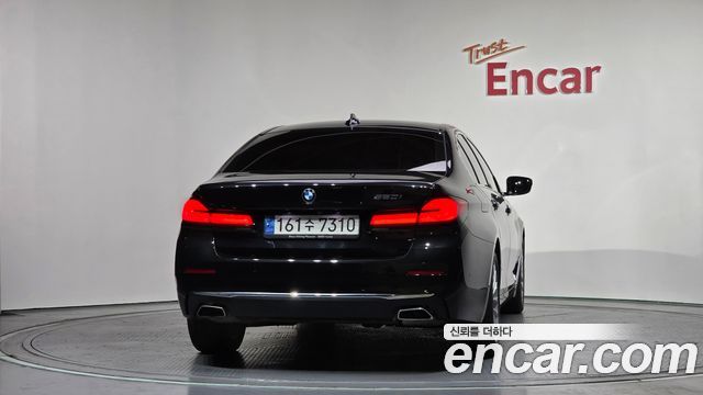BMW 5-Series 520i Luxury
