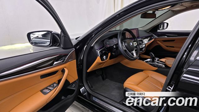 BMW 5-Series 520i Luxury