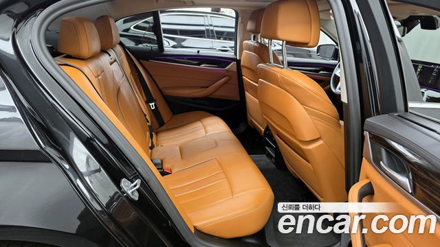 BMW 5-Series 520i Luxury