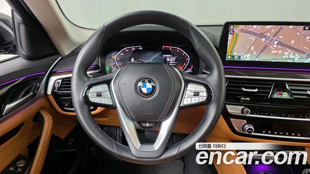 BMW 5-Series 520i Luxury