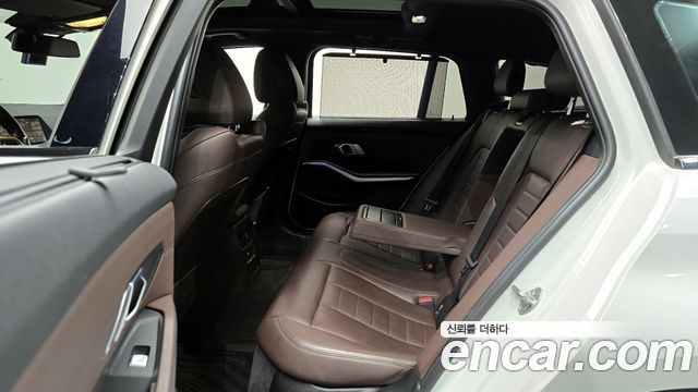 BMW 3-Series 320i Touring M Sports