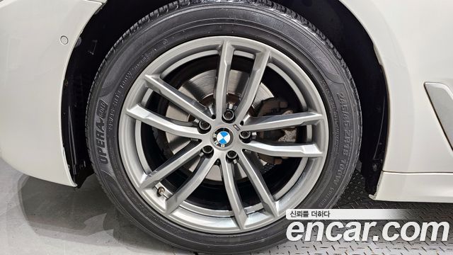BMW 5-Series 520d xDrive M Sport Package
