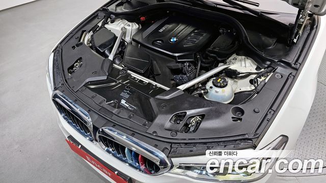 BMW 5-Series 520d xDrive M Sport Package