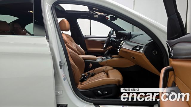 BMW 5-Series 520d xDrive M Sport Package