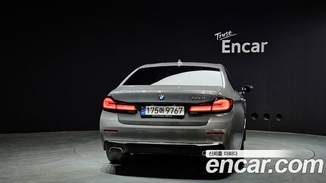 BMW 5-Series 520i Luxury