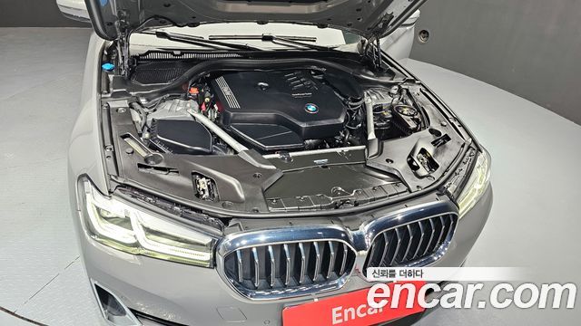 BMW 5-Series 520i Luxury