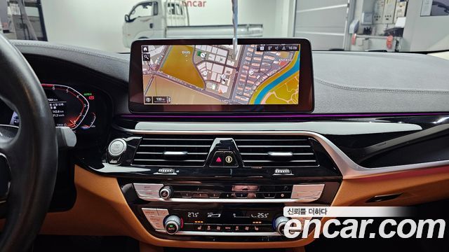 BMW 5-Series 520i Luxury