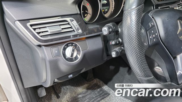Mercedes-Benz E-Class E250 BlueTec 4MATIC AV