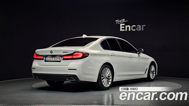 BMW 5-Series 520i Luxury
