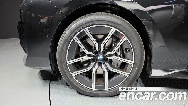 BMW 7-Series 740i xDrive M Sport