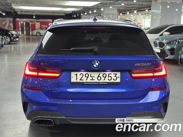 BMW 3-Series M340i xDrive Touring Performance