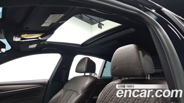 BMW 5-Series 520d M Sport Package Plus