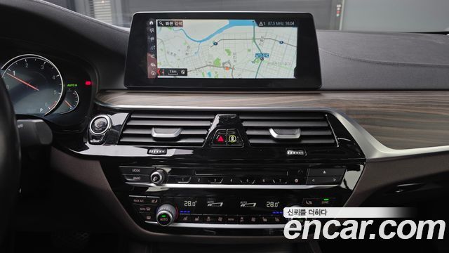 BMW 5-Series 520d Luxury Plus