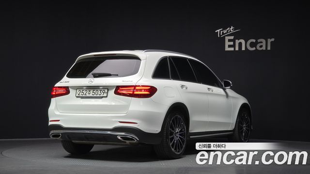 Mercedes-Benz GLC-Class GLC300 4MATIC AMG Line