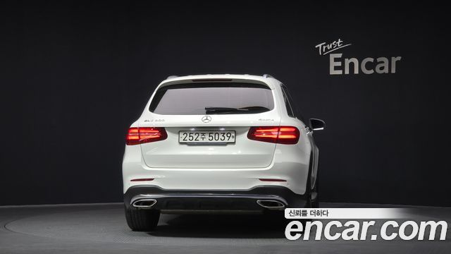 Mercedes-Benz GLC-Class GLC300 4MATIC AMG Line
