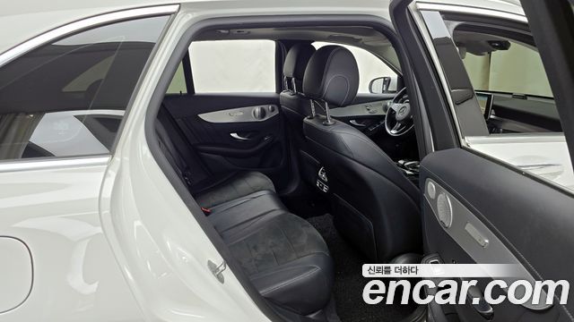 Mercedes-Benz GLC-Class GLC300 4MATIC AMG Line