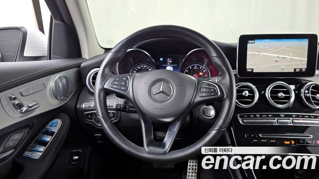 Mercedes-Benz GLC-Class GLC300 4MATIC AMG Line