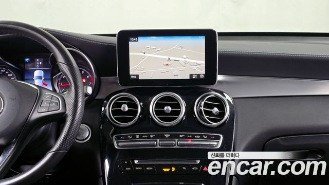 Mercedes-Benz GLC-Class GLC300 4MATIC AMG Line