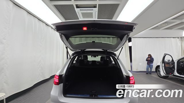 Mercedes-Benz GLC-Class GLC300 4MATIC AMG Line