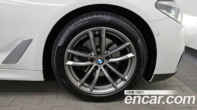 BMW 5-Series 520d xDrive M Sport Package Plus
