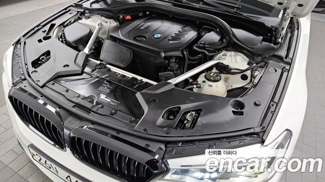 BMW 5-Series 520d xDrive M Sport Package Plus