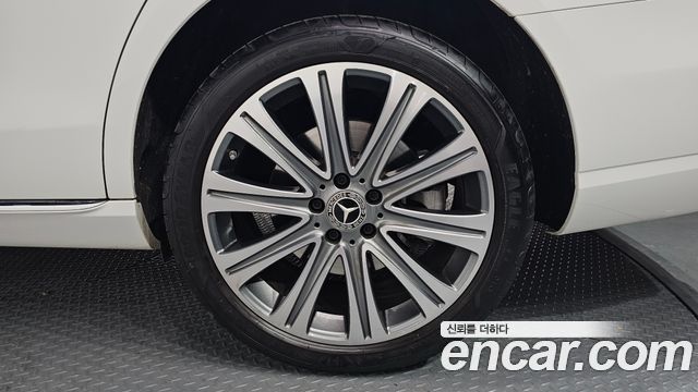 Mercedes-Benz E-Class E350 4MATIC Exclusive