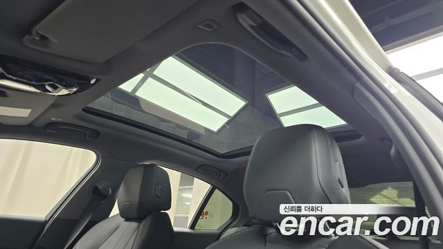 BMW 5-Series 520i