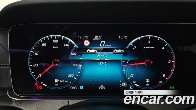 Mercedes-Benz E-Class E220d 4MATIC AMG Line